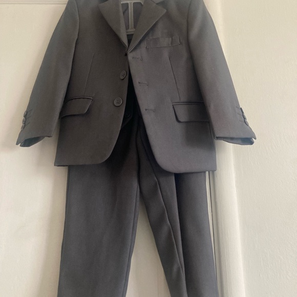 Kids 3 Piece Classic Gray Suit - Picture 1 of 3